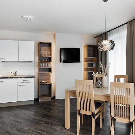 Charly Kahr Family, Ski-in & Ski-out * Шладмінг