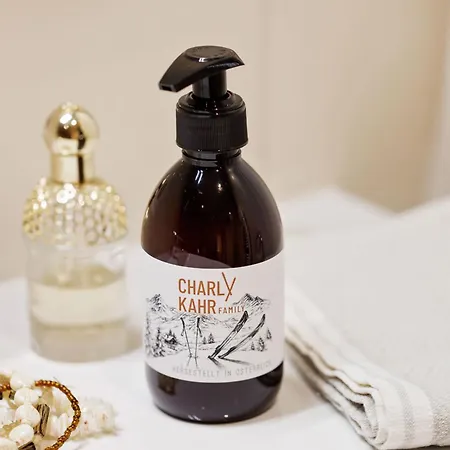 Charly Kahr Family, Ski-in & Ski-out Апартаменти *