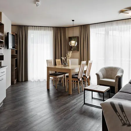 Charly Kahr Family, Ski-in & Ski-out Апартаменти