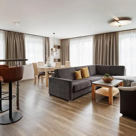 Charly Kahr Family, Ski-in & Ski-out Apartament Schladming