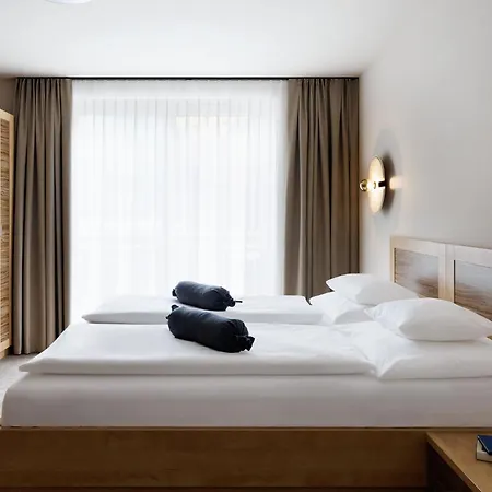 Apartamento Charly Kahr Family, Ski-in & Ski-out Schladming